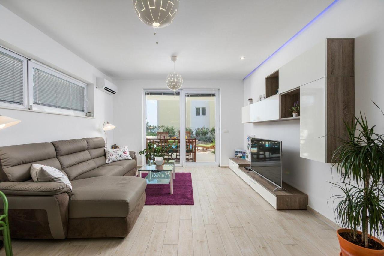 Lux Apartment Sandra Makarska Buitenkant foto